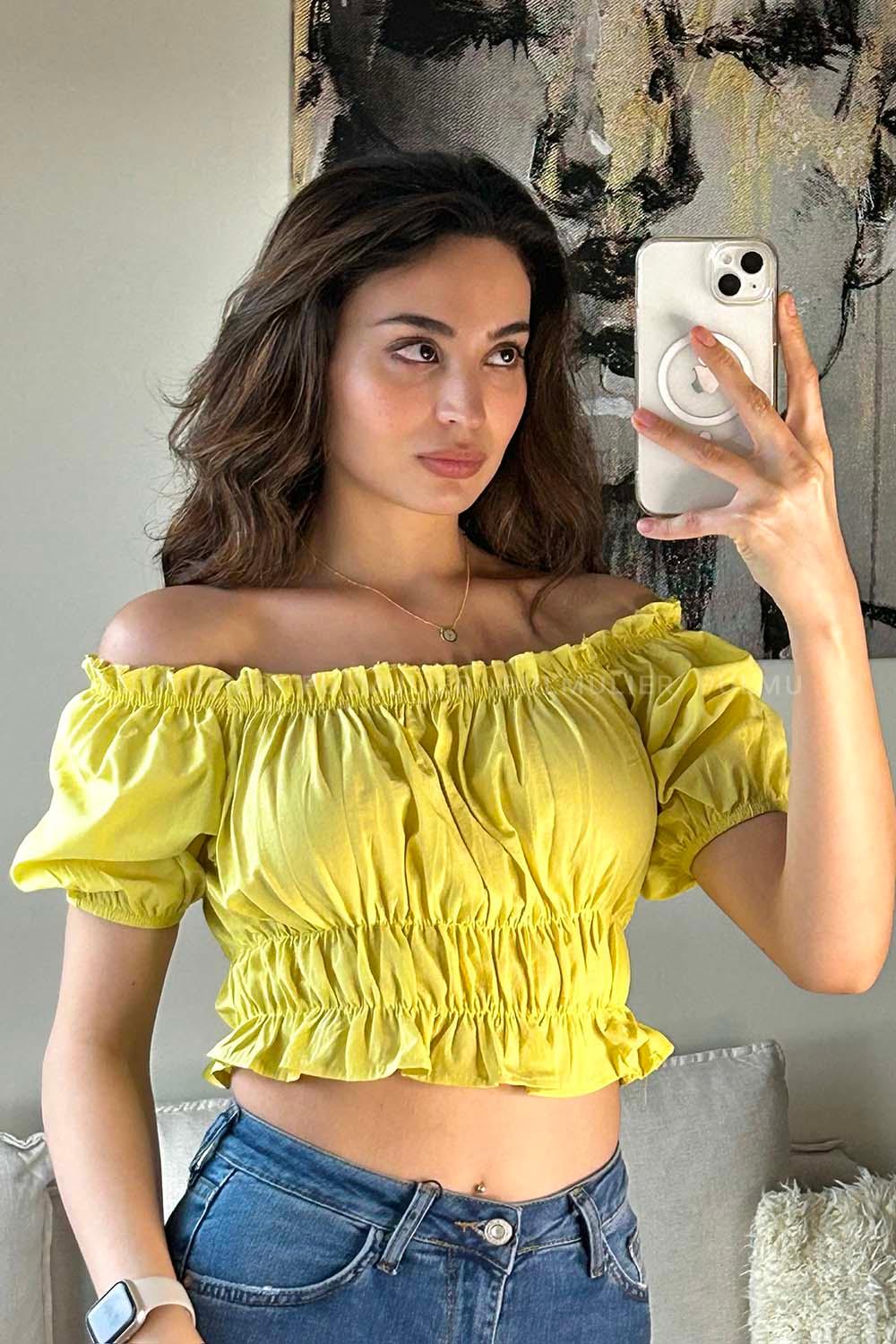 Yellow Scoop Neck Short Arm Without Accessories Cotton Fabric Unprinted Blouse